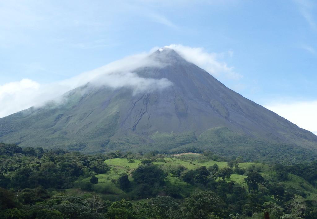Hotel Tangara Arenal B&B La Fortuna Exterior foto